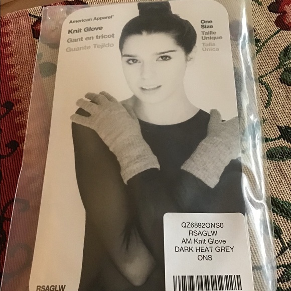 American Apparel Accessories - AMERICAN APPAREL NWT GREY KNIT GLOVES OS 8 AVAIL